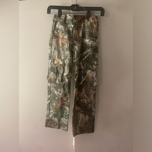 Boys size 6/7 Realtree hunting pants